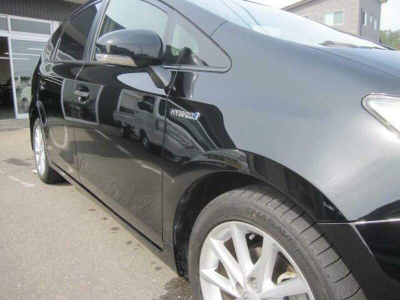 PRIUS ALPHA