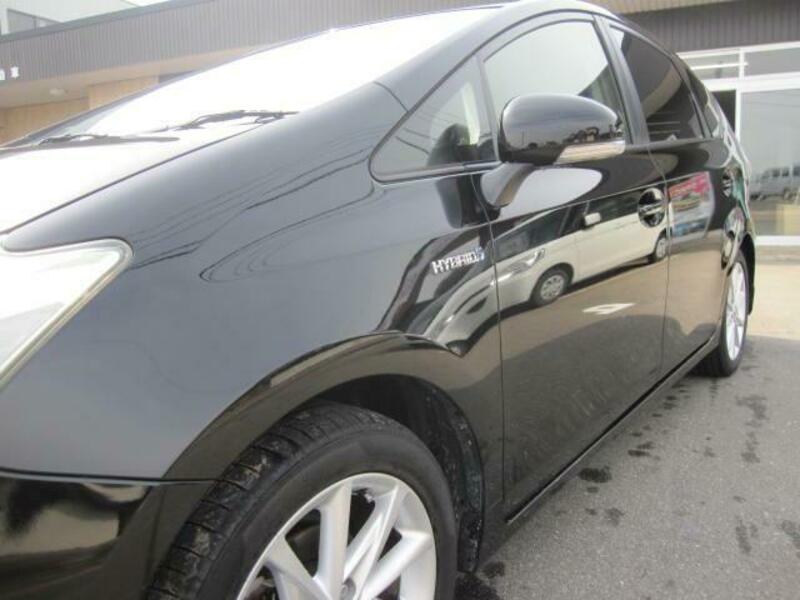 PRIUS ALPHA