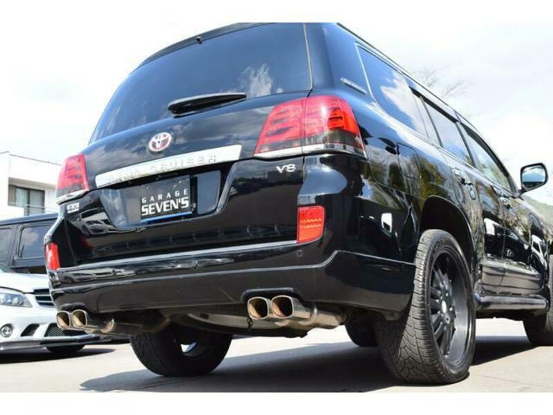 LAND CRUISER
