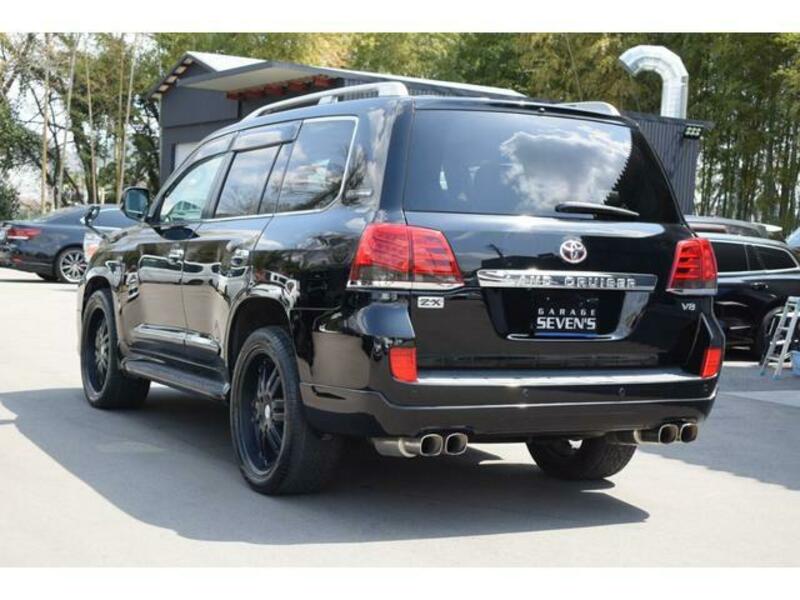 LAND CRUISER