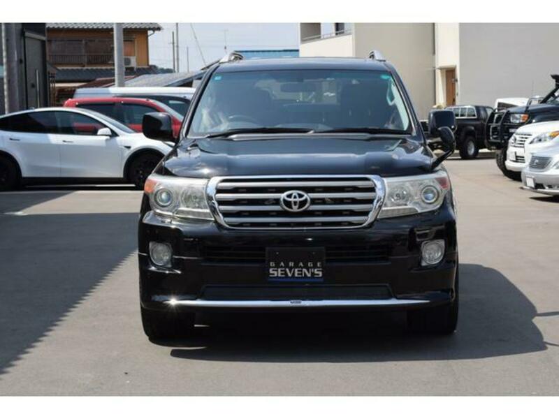 LAND CRUISER