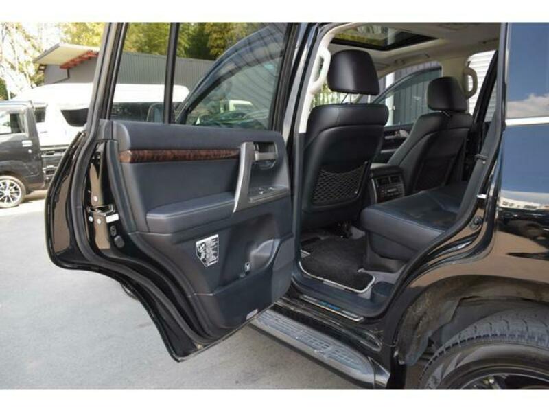 LAND CRUISER