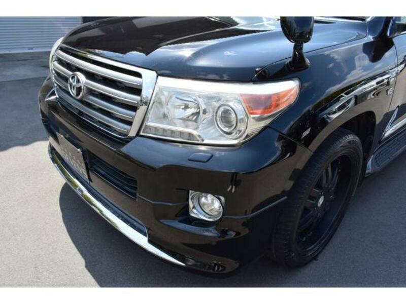 LAND CRUISER