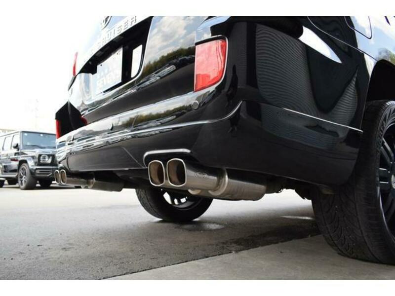 LAND CRUISER