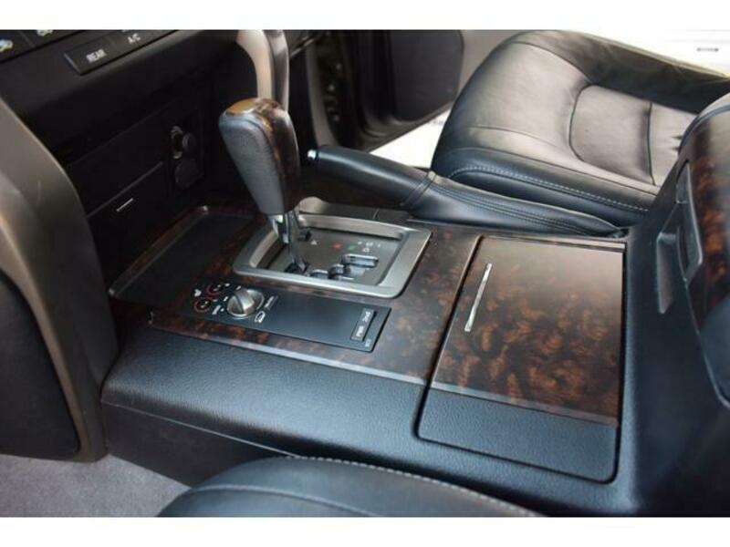 LAND CRUISER