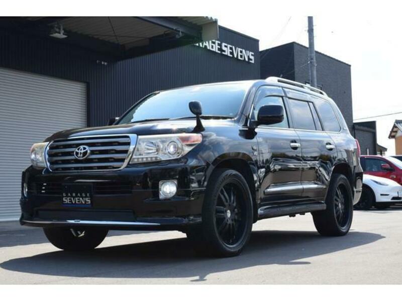 TOYOTA LAND CRUISER