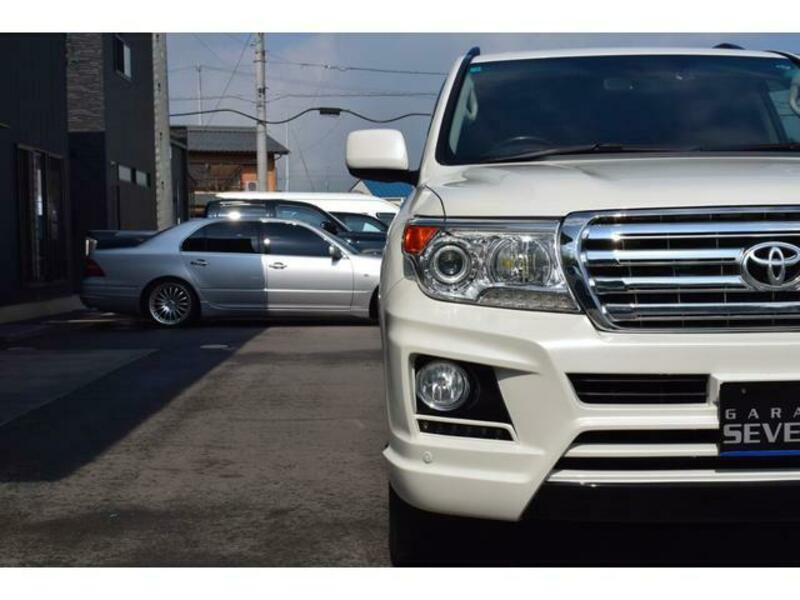 LAND CRUISER