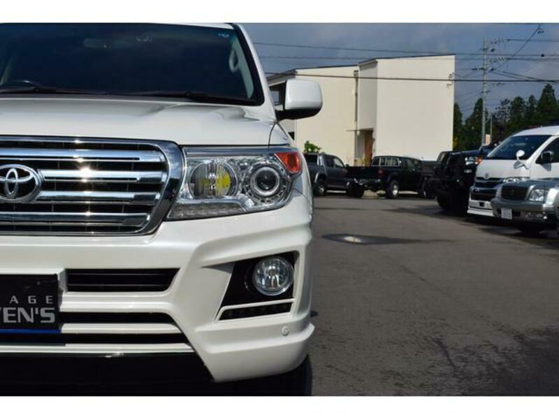 LAND CRUISER