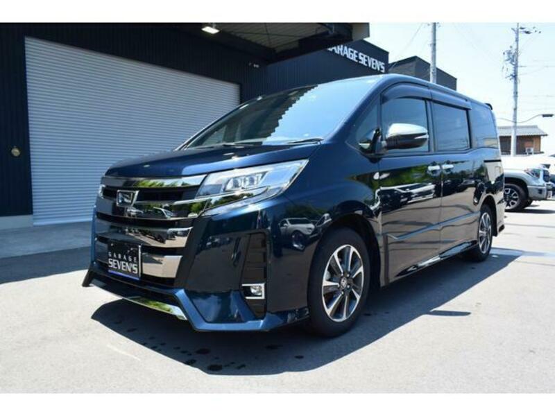 TOYOTA NOAH