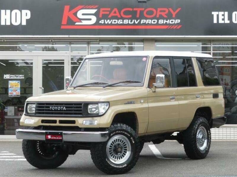 TOYOTA LAND CRUISER PRADO
