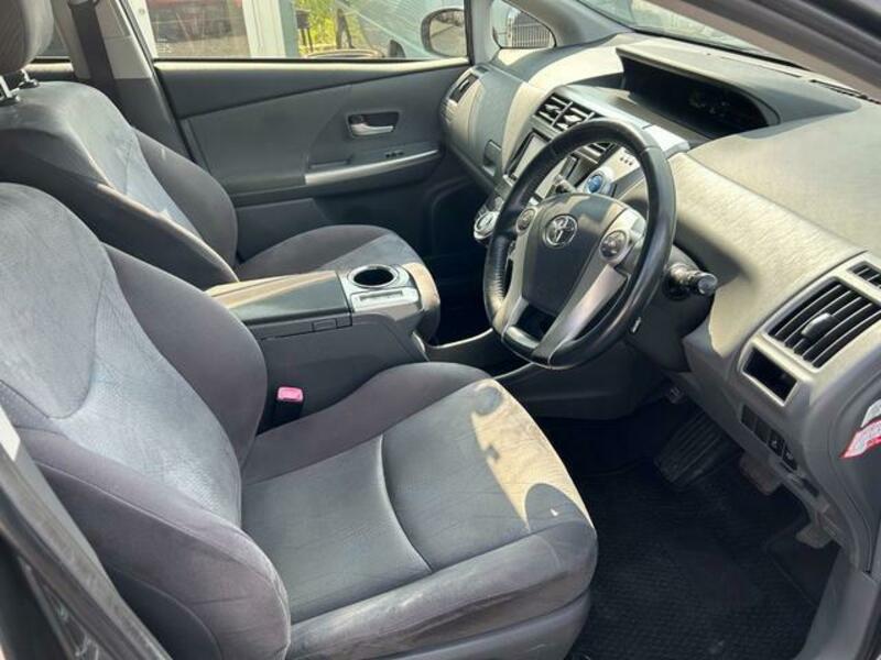 PRIUS ALPHA