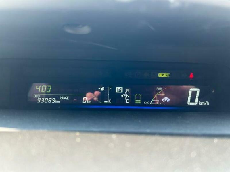 PRIUS ALPHA