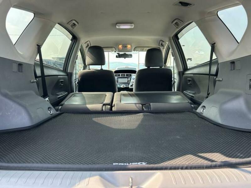PRIUS ALPHA