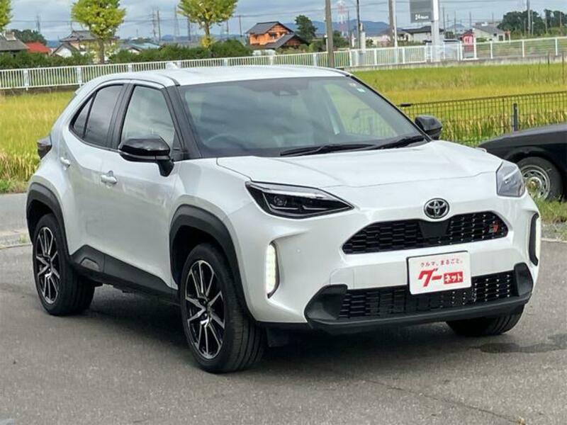 YARIS CROSS