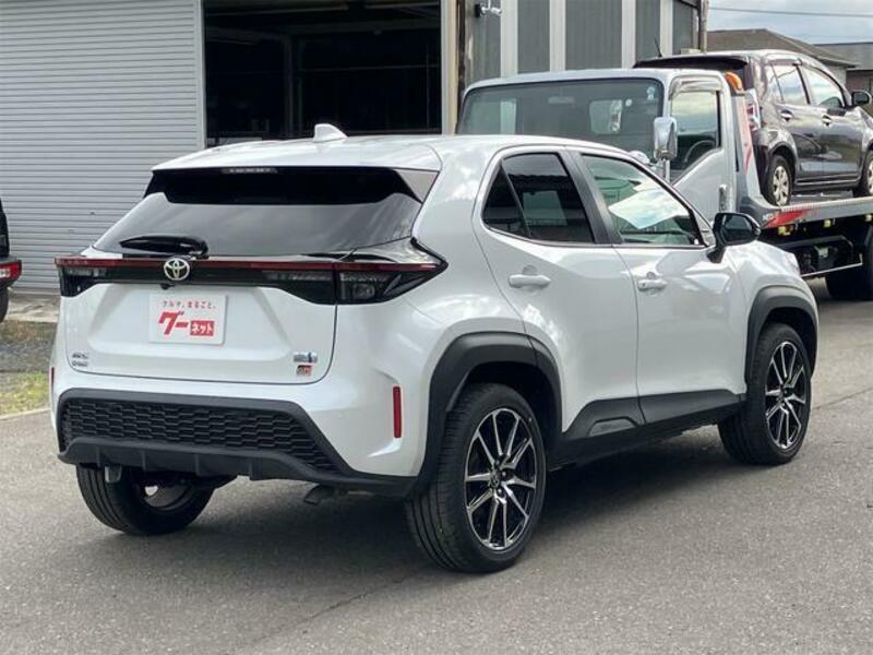 YARIS CROSS