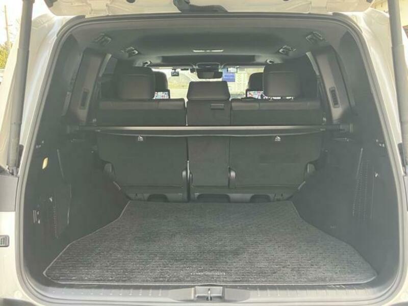 LAND CRUISER