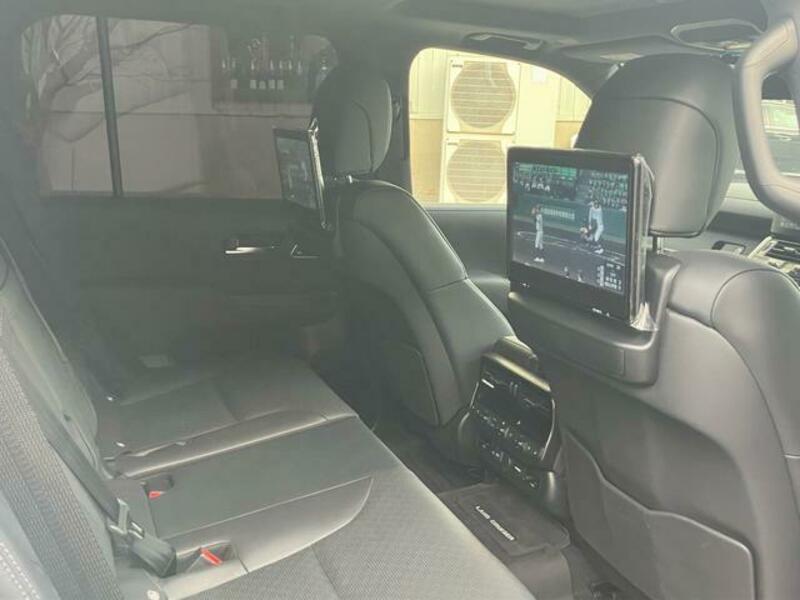 LAND CRUISER
