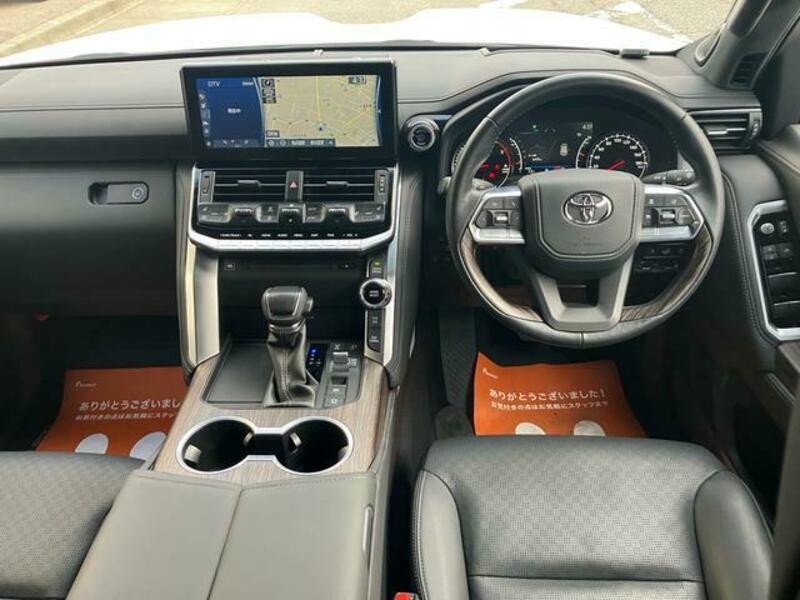 LAND CRUISER