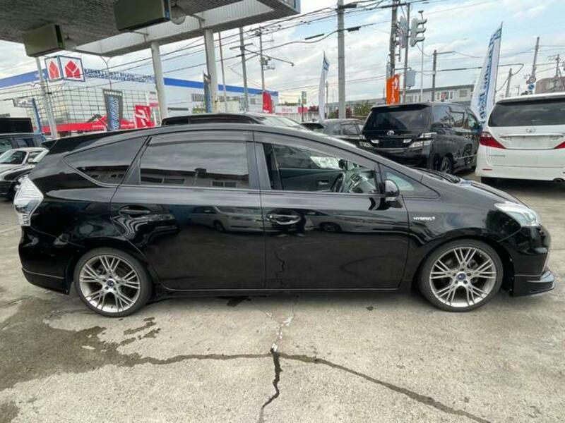 PRIUS ALPHA