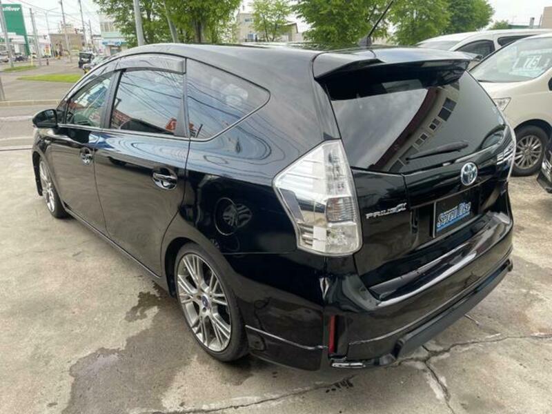 PRIUS ALPHA