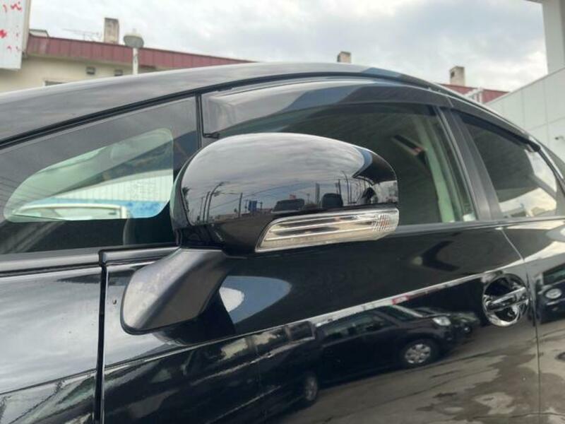 PRIUS ALPHA