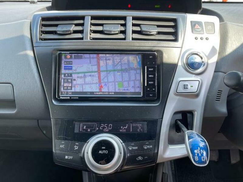 PRIUS ALPHA