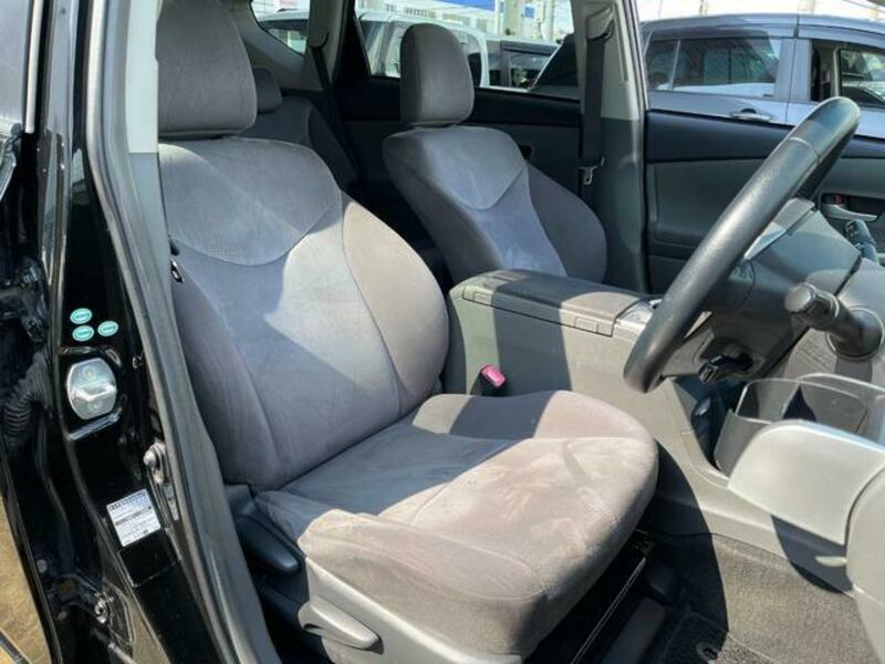 PRIUS ALPHA