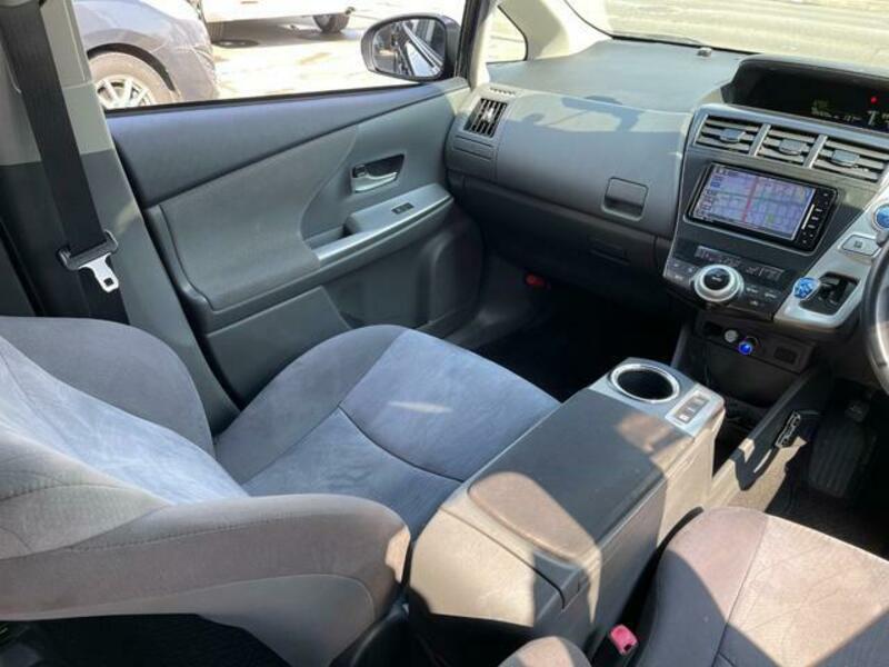 PRIUS ALPHA