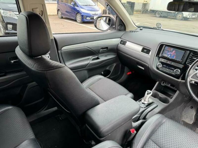 OUTLANDER PHEV