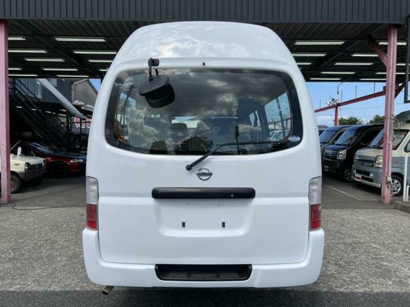 CARAVAN BUS