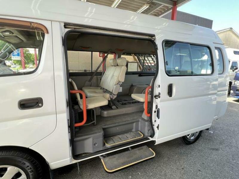 CARAVAN BUS