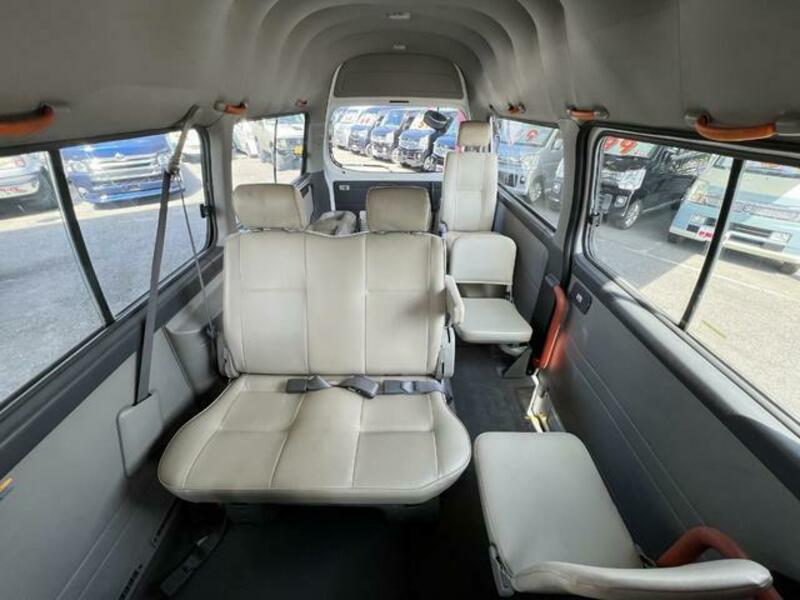 CARAVAN BUS