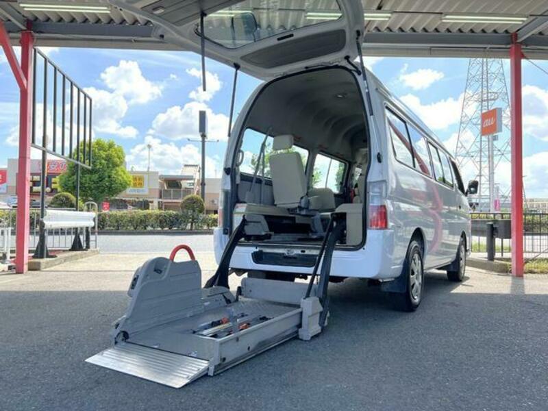 CARAVAN BUS