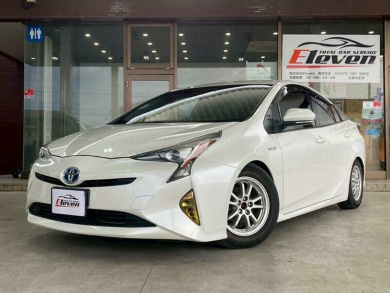 TOYOTA PRIUS