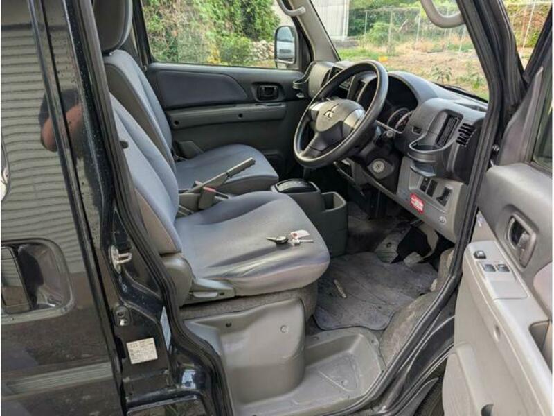 MINICAB VAN