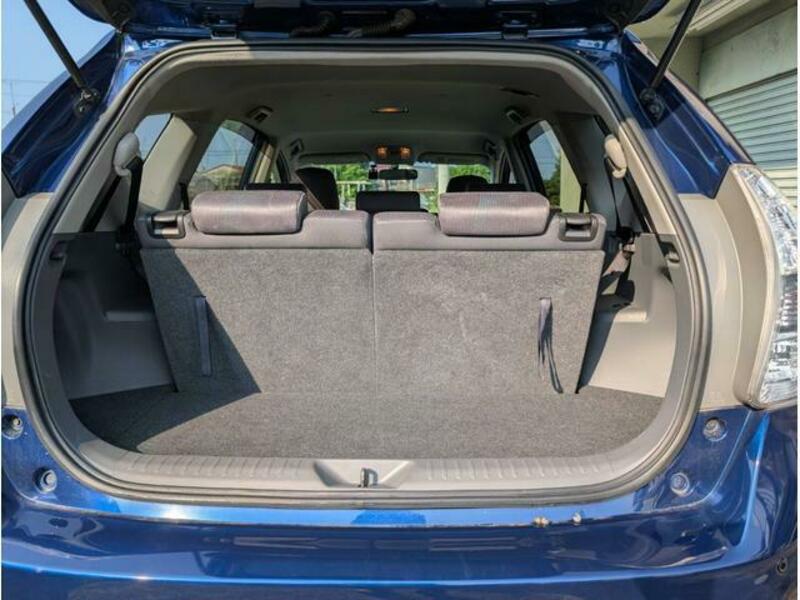 PRIUS ALPHA