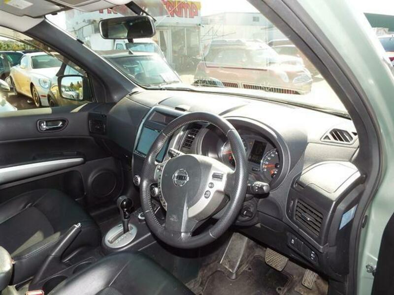 X-TRAIL