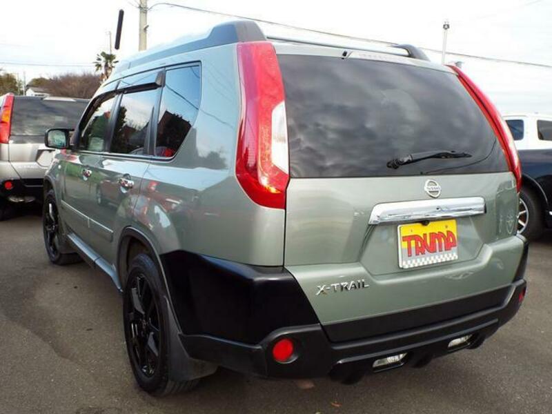 X-TRAIL