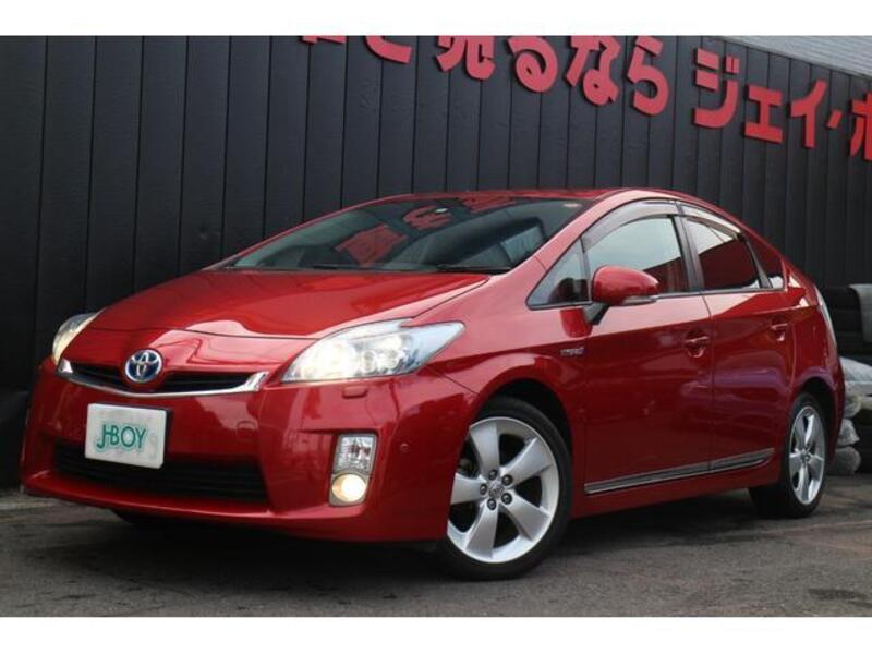 TOYOTA PRIUS