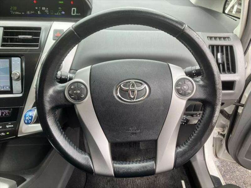 PRIUS ALPHA