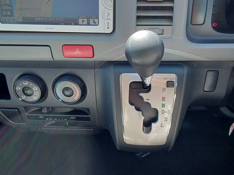 HIACE VAN