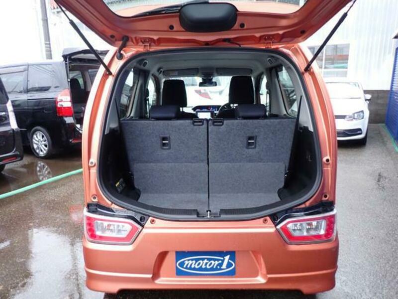 WAGON R