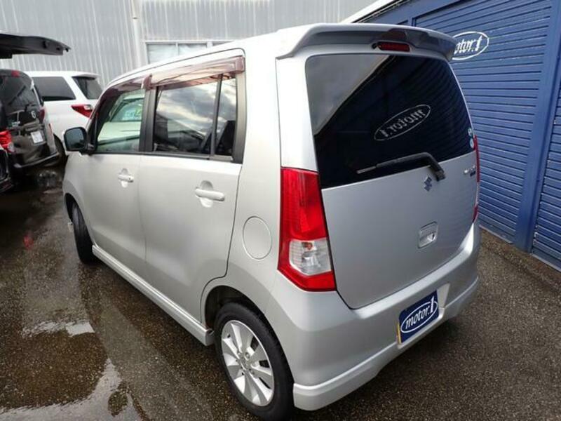 WAGON R