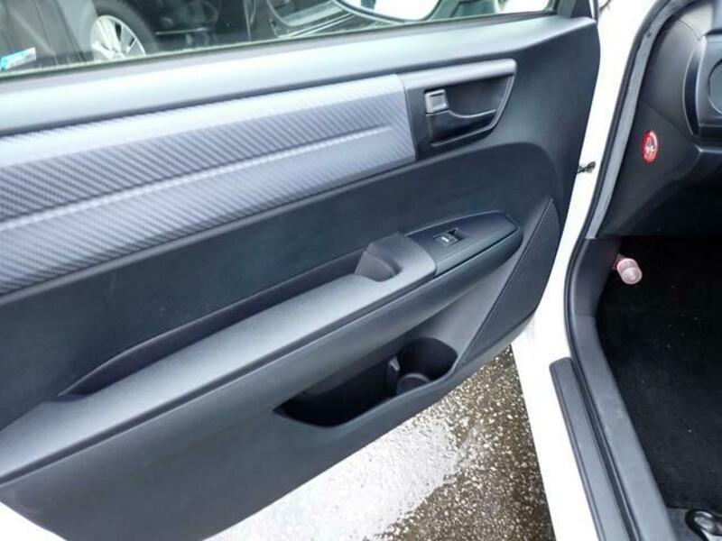 COROLLA FIELDER
