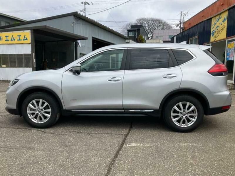 X-TRAIL