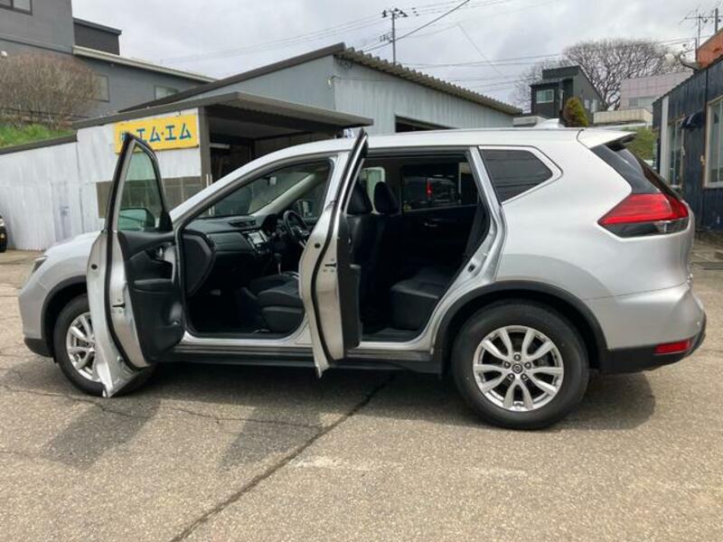 X-TRAIL