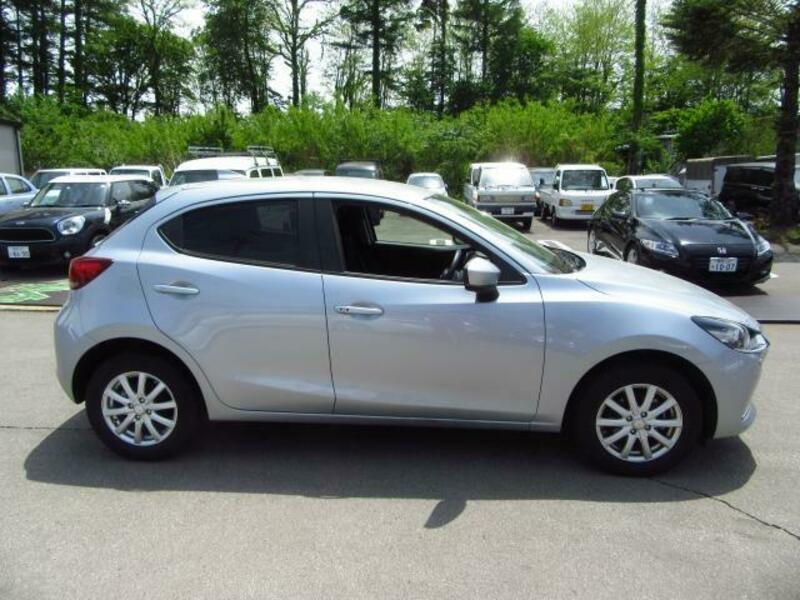 MAZDA2