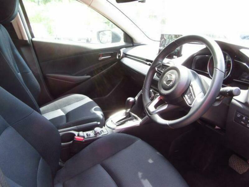 MAZDA2