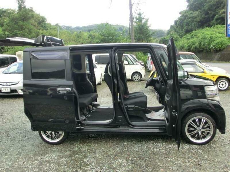 N BOX CUSTOM