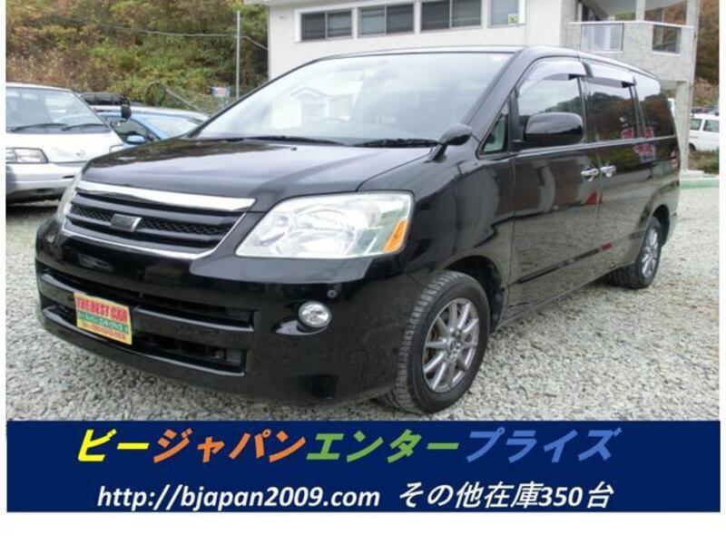 TOYOTA NOAH